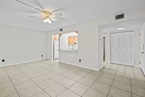 Living - 37 Tarragona Ct, Saint Augustine, FL 32086 photo 3 of 5