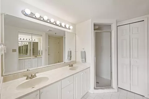 Bath - 155 Marine St UNIT 202, Saint Augustine, FL 32084 photo 1 of 4