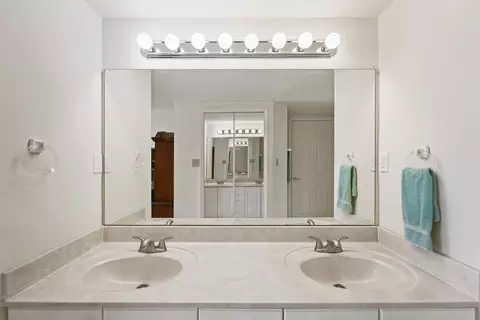 Bath - 155 Marine St UNIT 202, Saint Augustine, FL 32084 photo 2 of 4