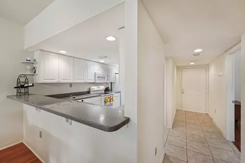 Entry Way - 155 Marine St UNIT 202, Saint Augustine, FL 32084 photo 1 of 2