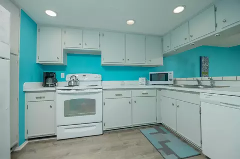 Kitchen - 8130 A1a S H7, Saint Augustine, FL 32080 photo 2 of 4