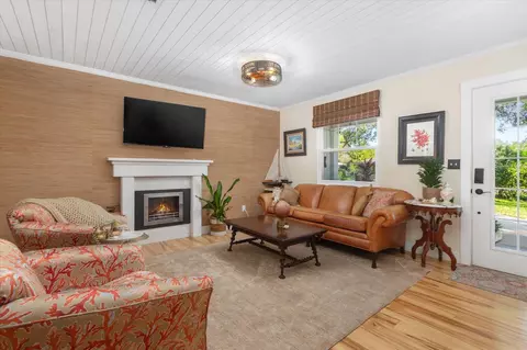 Living - 120 Swallow Rd, Saint Augustine, FL 32086 photo 2 of 3