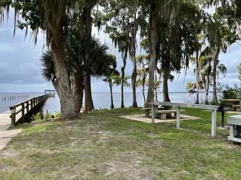 118 July, Georgetown, FL 32139