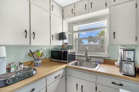 Kitchen - 26 Dolphin Dr, Saint Augustine, FL 32080 photo 5 of 5
