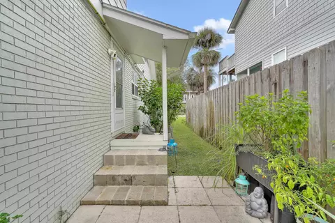 Exterior - 26 Dolphin Dr, Saint Augustine, FL 32080 photo 5 of 6