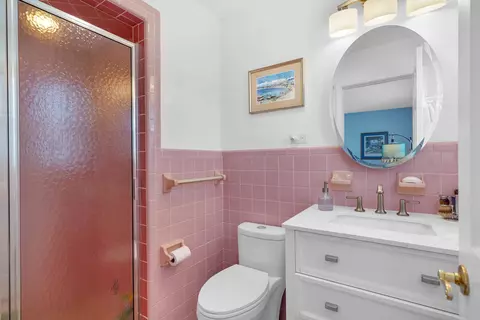 Bath - 26 Dolphin Dr, Saint Augustine, FL 32080 photo 2 of 3