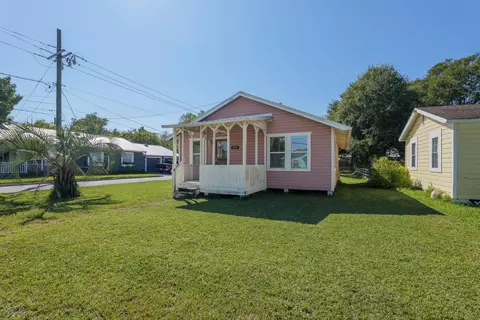 Exterior - 102 Palmer St, Saint Augustine, FL 32084 photo 2 of 8