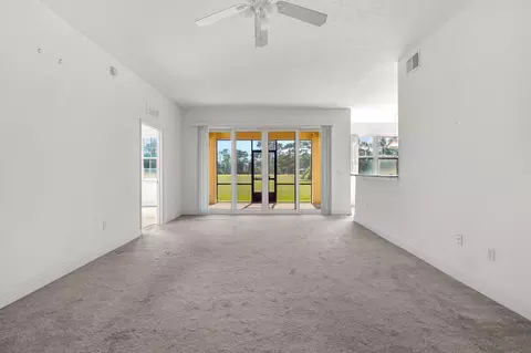 Living - 626 Shores Blvd, Saint Augustine, FL 32086 photo 3 of 4