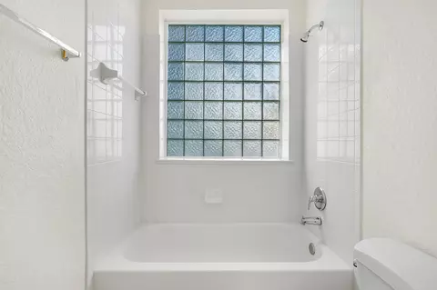 Bath - 626 Shores Blvd, Saint Augustine, FL 32086 photo 3 of 4