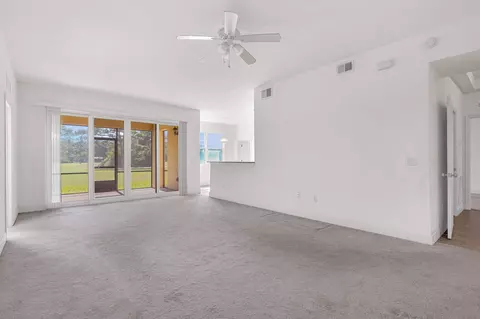 Living - 626 Shores Blvd, Saint Augustine, FL 32086 photo 2 of 4