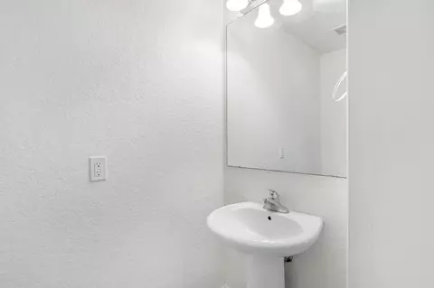 Bath - 626 Shores Blvd, Saint Augustine, FL 32086 photo 4 of 4