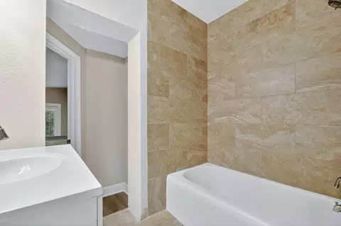 Bath - 125 Menendez Rd, Saint Augustine, FL 32080 photo 5 of 5