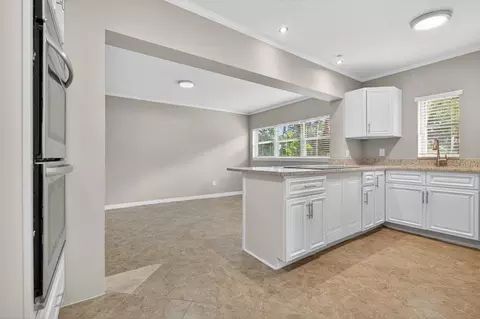 Living - 125 Menendez Rd, Saint Augustine, FL 32080 photo 2 of 7
