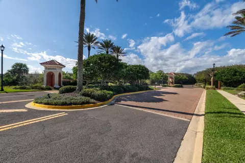 301 S La Crescenta Dr, Saint Augustine, FL 32080 photo 4