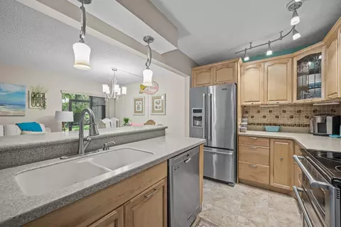 Kitchen - 37 Alcira Ct, Saint Augustine, FL 32086 photo 2 of 6