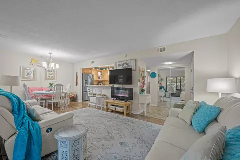 Living - 37 Alcira Ct, Saint Augustine, FL 32086 photo 3 of 4