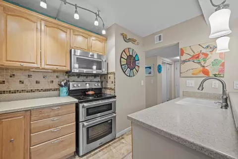 Kitchen - 37 Alcira Ct, Saint Augustine, FL 32086 photo 5 of 6