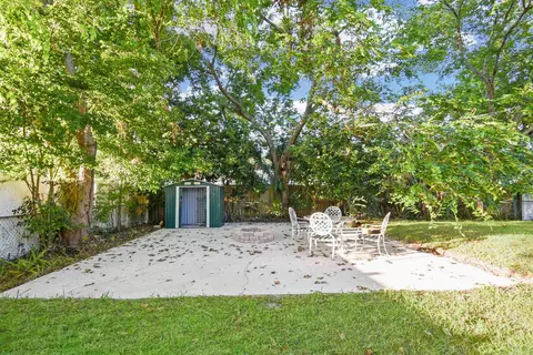 Exterior - 265 Monterey Ave, Saint Augustine, FL 32084 photo 4 of 9