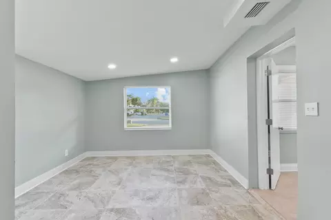 Living - 265 Monterey Ave, Saint Augustine, FL 32084 photo 5 of 5