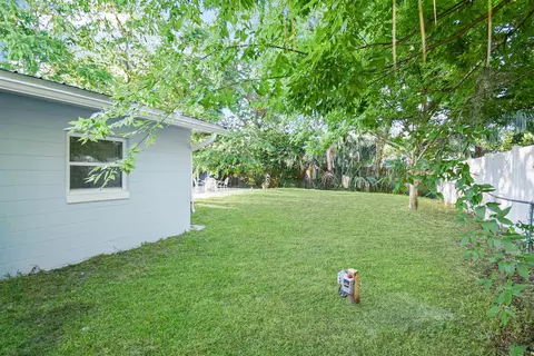 Exterior - 265 Monterey Ave, Saint Augustine, FL 32084 photo 3 of 9