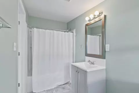 Bath - 265 Monterey Ave, Saint Augustine, FL 32084 photo 2 of 3