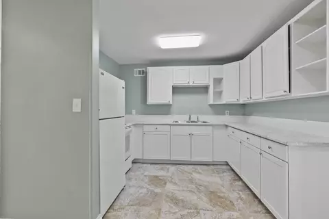Kitchen - 265 Monterey Ave, Saint Augustine, FL 32084 photo 1 of 2