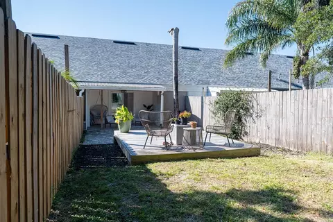 Exterior - 3804 Windjammer Ln, Saint Augustine, FL 32084 photo 4 of 8