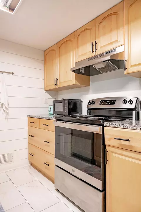Kitchen - 3804 Windjammer Ln, Saint Augustine, FL 32084 photo 3 of 6