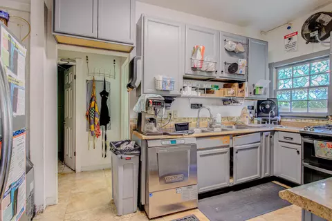 Kitchen - 29 Cuna St, Saint Augustine, FL 32084 photo 2 of 4