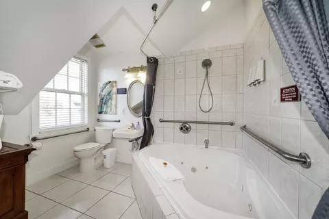 Bath - 29 Cuna St, Saint Augustine, FL 32084 photo 7 of 15