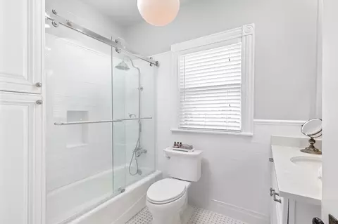 Bath - 8 Sevilla St, Saint Augustine, FL 32084 photo 2 of 7
