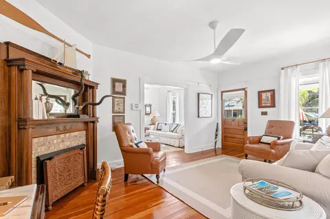 Living - 8 Sevilla St, Saint Augustine, FL 32084 photo 6 of 9