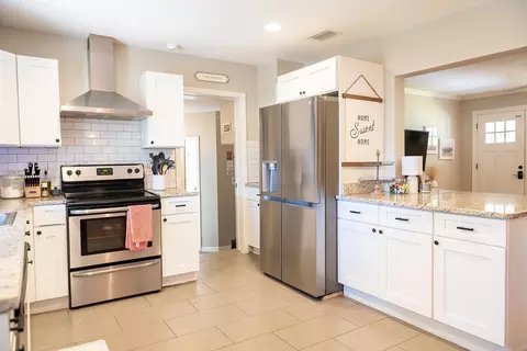 Kitchen - 353 Fortuna Ave, Saint Augustine, FL 32084 photo 2 of 4