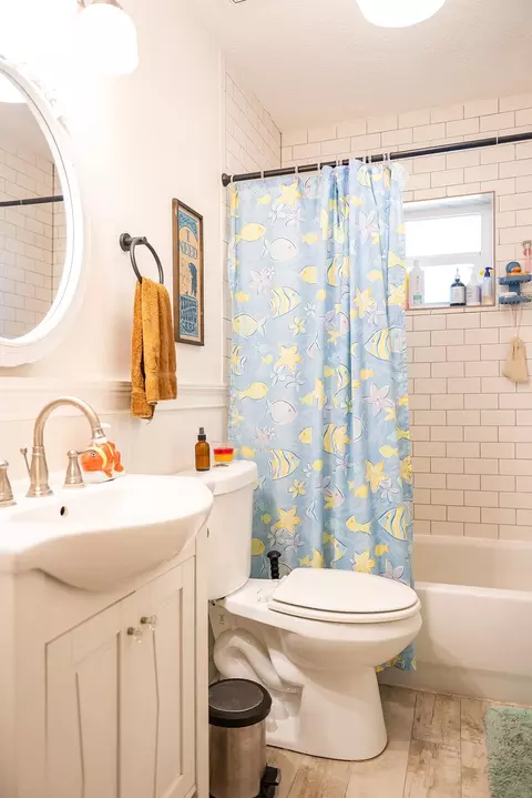 Bath - 353 Fortuna Ave, Saint Augustine, FL 32084 photo 1 of 3