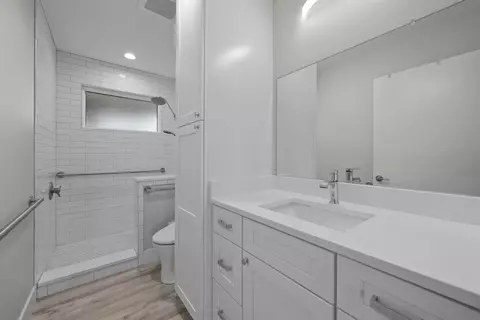 Bath - 5425 Windantide Rd # B, Saint Augustine, FL 32080 photo 2 of 2