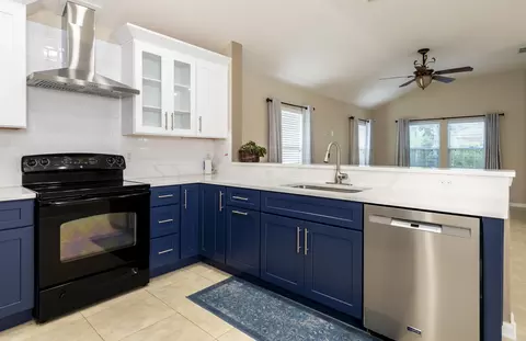 Kitchen - 73 Durango Dr, Saint Augustine, FL 32086 photo 2 of 3