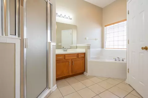 Bath - 425 S Hidden Tree Dr, Saint Augustine, FL 32086 photo 2 of 5