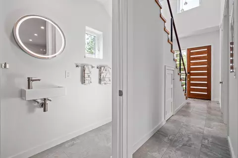 Entry Way - 327 Minorca Ave, Saint Augustine, FL 32080 photo 2 of 8