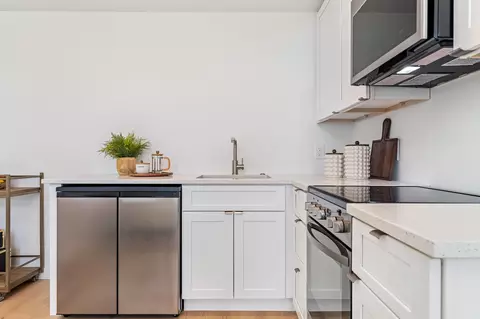 Kitchen - 327 Minorca Ave, Saint Augustine, FL 32080 photo 10 of 12