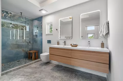 Bath - 327 Minorca Ave, Saint Augustine, FL 32080 photo 2 of 8