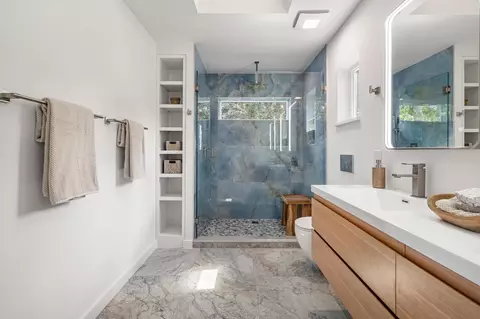 Bath - 327 Minorca Ave, Saint Augustine, FL 32080 photo 3 of 8