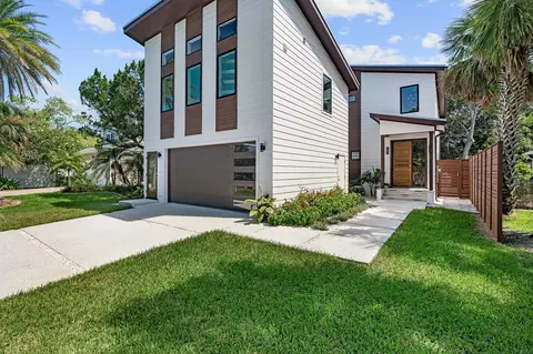 Exterior - 327 Minorca Ave, Saint Augustine, FL 32080 photo 12 of 14