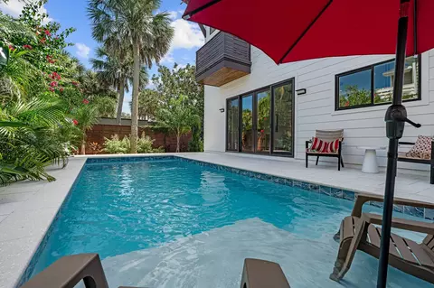 Exterior - 327 Minorca Ave, Saint Augustine, FL 32080 photo 2 of 14