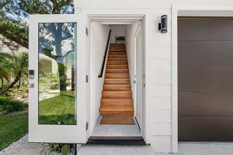 Entry Way - 327 Minorca Ave, Saint Augustine, FL 32080 photo 5 of 8