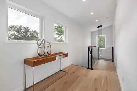 Entry Way - 327 Minorca Ave, Saint Augustine, FL 32080 photo 4 of 8