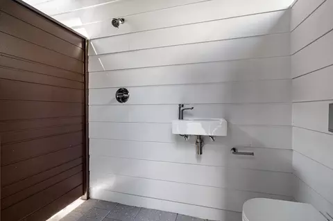 Bath - 327 Minorca Ave, Saint Augustine, FL 32080 photo 6 of 8