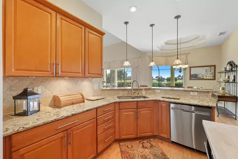 Kitchen - 305 Marsh Point Cir, Saint Augustine, FL 32080 photo 2 of 6