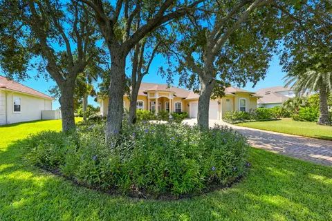 Exterior - 305 Marsh Point Cir, Saint Augustine, FL 32080 photo 16 of 28