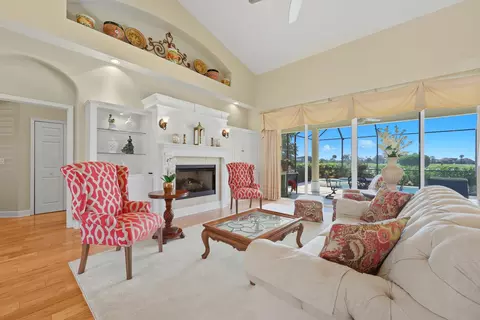Living - 305 Marsh Point Cir, Saint Augustine, FL 32080 photo 1 of 3