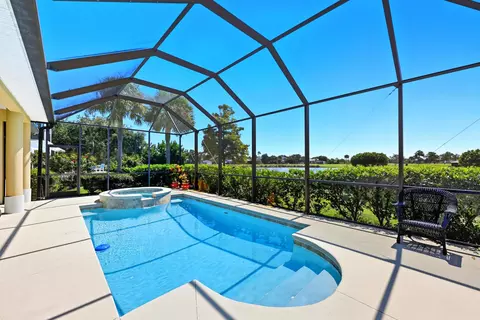Exterior - 305 Marsh Point Cir, Saint Augustine, FL 32080 photo 7 of 28
